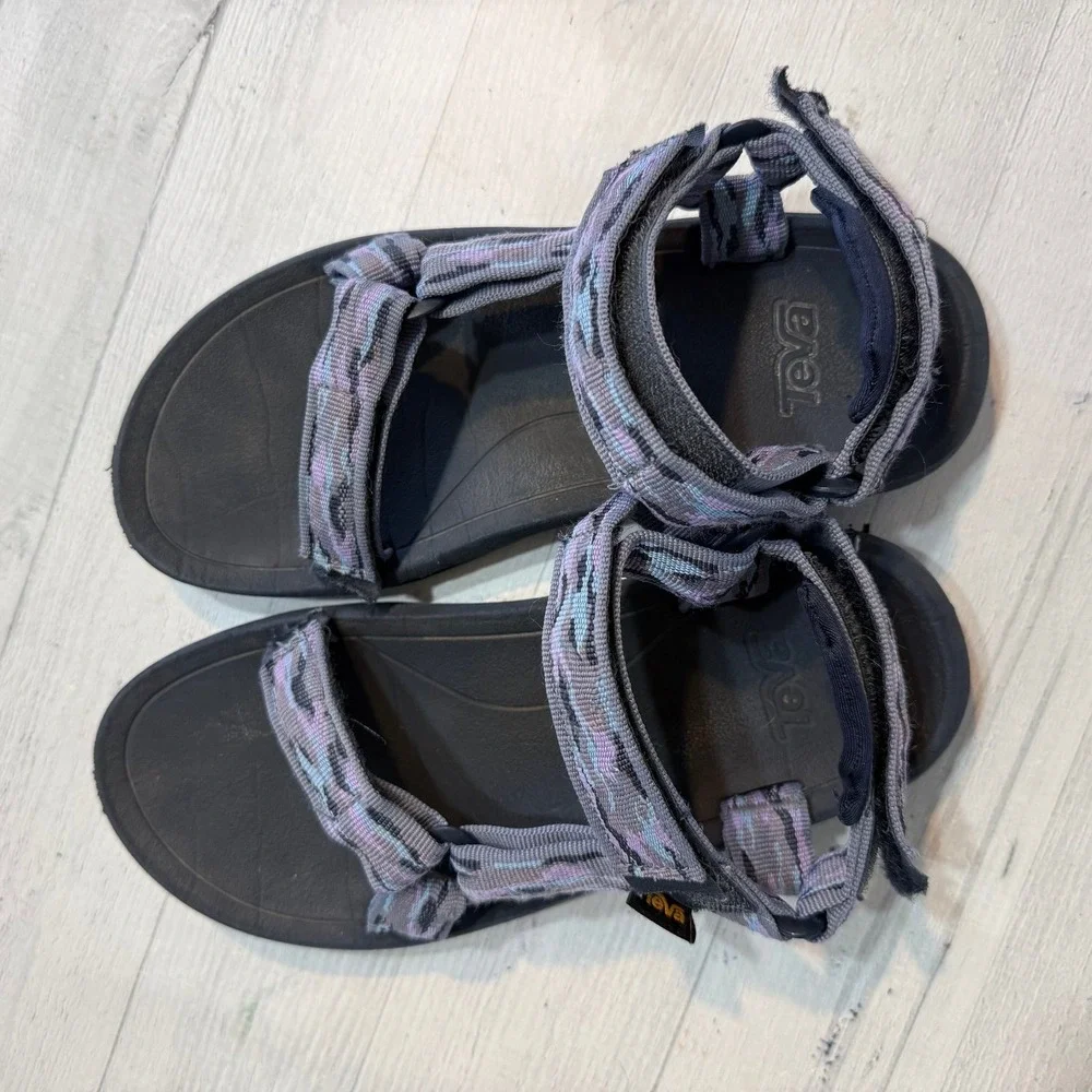 Teva Hurricane Xlt2 women's solar eclipse print size 4